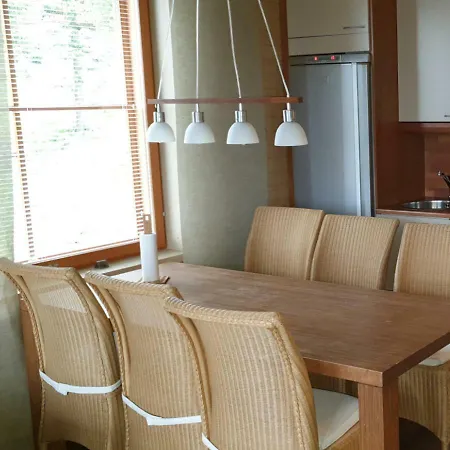 Apartment Holiday Lansirinne E 19 *